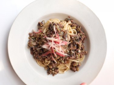 【超簡単】なすとひき肉の和風パスタのレシピ/作り方