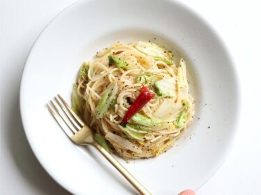 【簡単おいしい】白菜のアンチョビパスタのレシピ/作り方