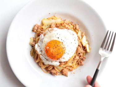 【味噌が決め手】豚ひき肉とキャベツの和風パスタのレシピ/作り方
