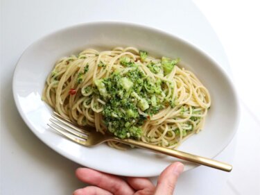 【クタクタ食感が最高】ブロッコリーのペペロンチーノのレシピ/作り方