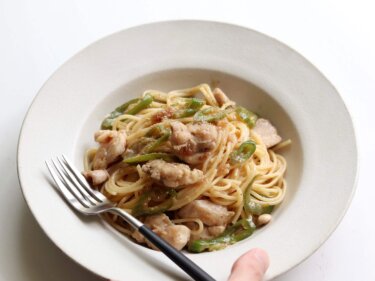 【山椒香る】鶏肉と万願寺とうがらしの和風パスタのレシピ/作り方