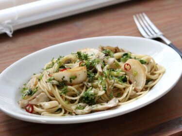 【柚子胡椒が隠し味】かぶと舞茸の和風ペペロンチーノのレシピ/作り方