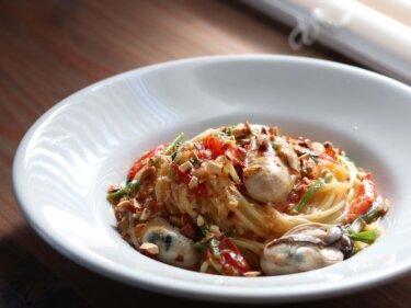 【冬の味覚】牡蠣とせりのオイルパスタのレシピ/作り方