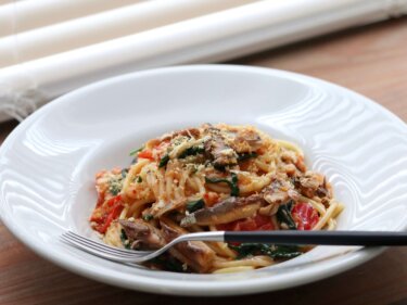 【絶品】オイルサーディンと春菊のシチリア風パスタのレシピ/作り方